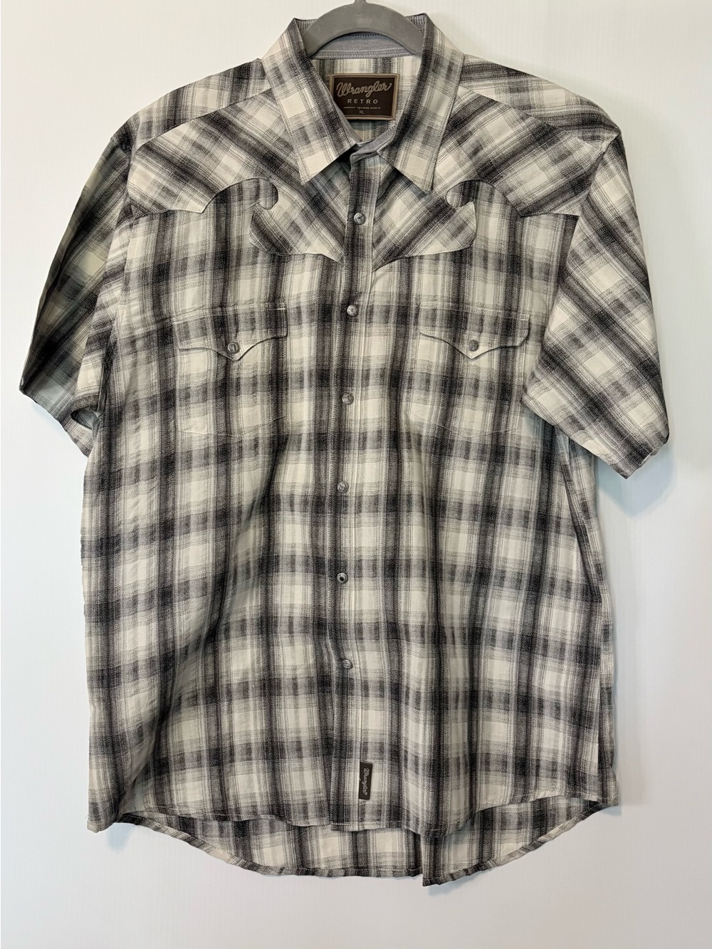 Wrangler Gray and White Plaid Short-Sleeve Western Shirt